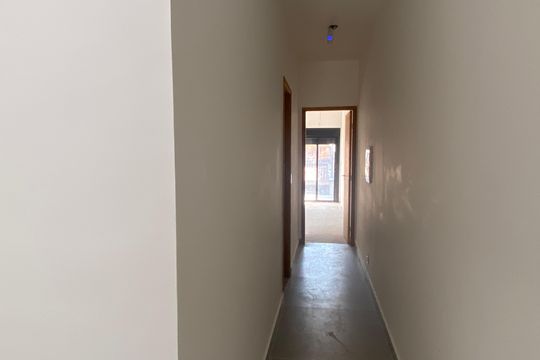 Corredor de casa à venda com 3 quartos, 141m² em Bela Vista, Osasco