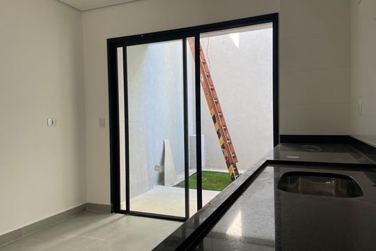 Sala - Cozinha de casa à venda com 3 quartos, 141m² em Bela Vista, Osasco