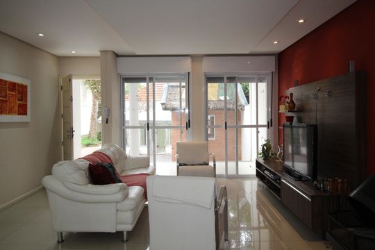 Sala de casa à venda com 3 quartos, 492m² em Vila Jardim, Porto Alegre