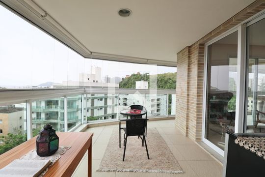Varanda de apartamento para alugar com 3 quartos, 160m² em Jardim Belmar, Guarujá
