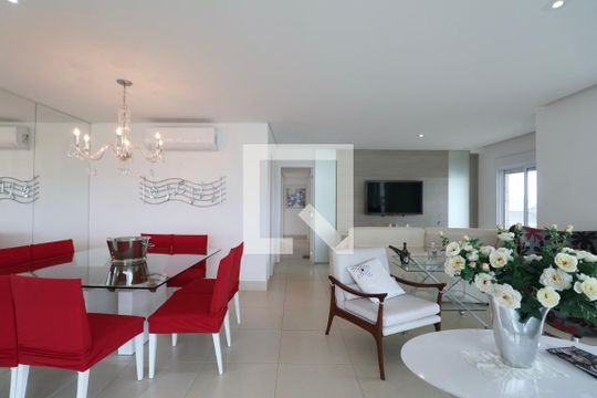 Sala de apartamento para alugar com 3 quartos, 160m² em Jardim Belmar, Guarujá