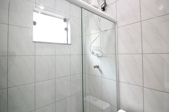 Banheiro da Suíte 1 de casa para alugar com 1 quarto, 62m² em Jardim Belem, São Paulo