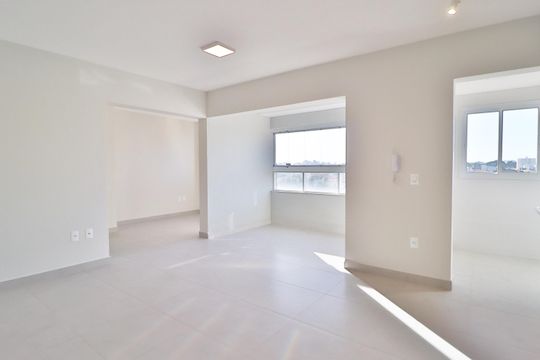 Sala de apartamento para alugar com 2 quartos, 79m² em Santa Mônica, Uberlândia