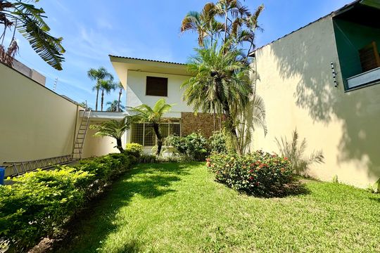 Casa para alugar com 4 quartos, 400m² em Santo Amaro, São Paulo
