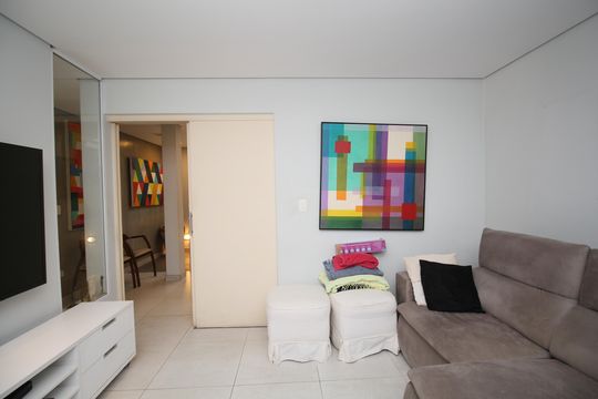 Sala de TV de casa à venda com 6 quartos, 350m² em Vila Sonia, São Paulo