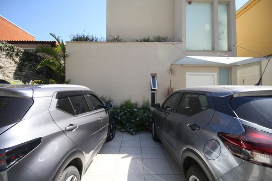 Garagem de casa à venda com 6 quartos, 350m² em Vila Sonia, São Paulo