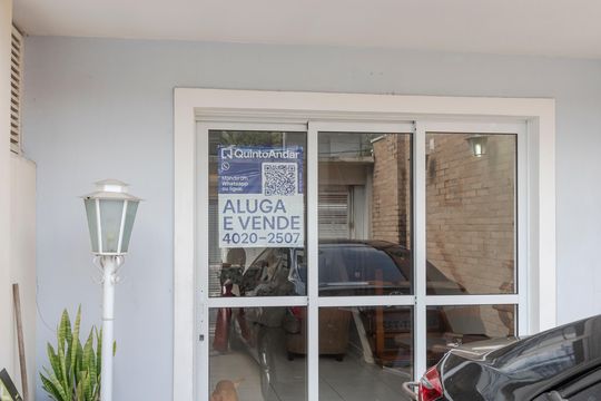 Fachada de casa de condomínio à venda com 2 quartos, 115m² em Vila Olímpia, São Paulo