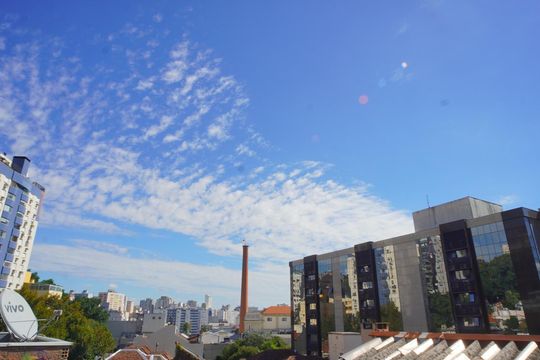 Vista  de apartamento para alugar com 2 quartos, 79m² em Independência, Porto Alegre