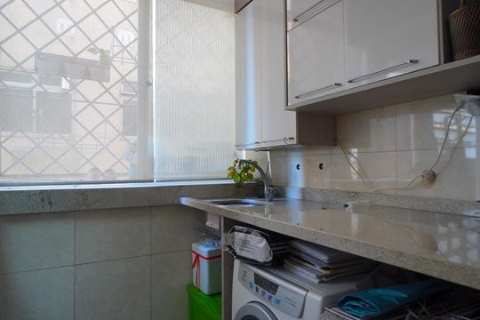 Lavanderia de apartamento para alugar com 2 quartos, 79m² em Independência, Porto Alegre