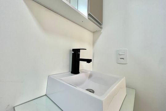 Banheiro da Suíte de apartamento à venda com 1 quarto, 32m² em Jardim Itacolomi, São Paulo