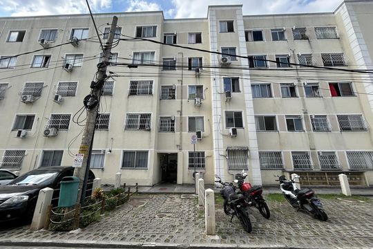 Fachada do bloco de apartamento para alugar com 2 quartos, 55m² em Anchieta, Nilópolis