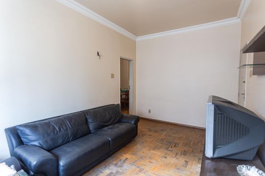 Sala de apartamento para alugar com 3 quartos, 94m² em Santo Antônio, Belo Horizonte