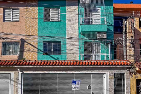 Fachada  de casa para alugar com 2 quartos, 120m² em Vila Humaita, Santo André