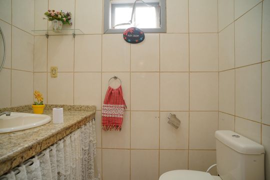 Banheiro de casa para alugar com 3 quartos, 189m² em Itaipuaçu, Maricá