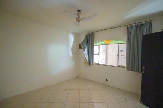 Quarto 1 de casa para alugar com 1 quarto, 90m² em Porto da Pedra, São Gonçalo