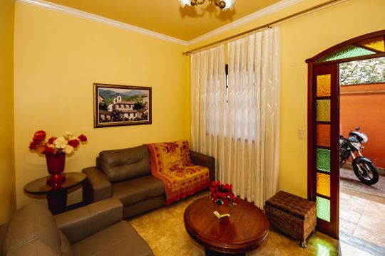 Casa para alugar com 5 quartos, 300m² em Minaslandia, Belo Horizonte