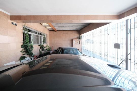 Garagem de casa à venda com 3 quartos, 200m² em Vila Paulistania, São Paulo
