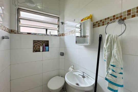 Banheiro Social - Edícula  de casa à venda com 4 quartos, 300m² em Parque dos Passaros, São Bernardo do Campo