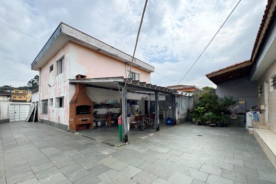 Quintal  de casa à venda com 4 quartos, 300m² em Parque dos Passaros, São Bernardo do Campo