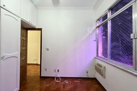 Quarto 2 de apartamento para alugar com 2 quartos, 2225m² em Ipanema, Rio de Janeiro