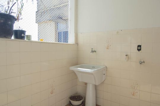 Área de Serviço de apartamento para alugar com 2 quartos, 65m² em Brasilândia, São Gonçalo