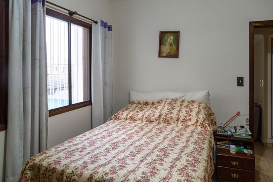 Quarto 1 de casa para alugar com 3 quartos, 260m² em Jardim Aida, Guarulhos
