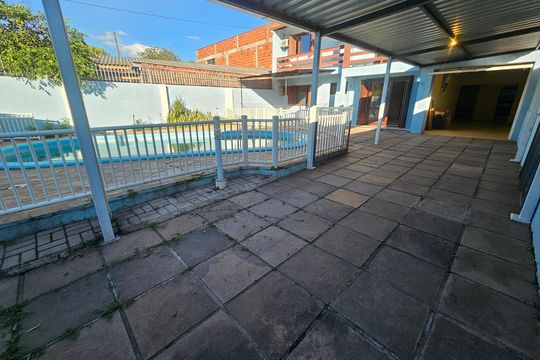 Área Externa de casa à venda com 4 quartos, 200m² em Industrial, Novo Hamburgo