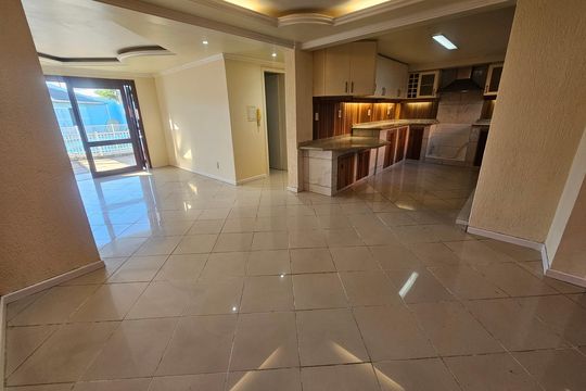 Sala de casa à venda com 4 quartos, 200m² em Industrial, Novo Hamburgo