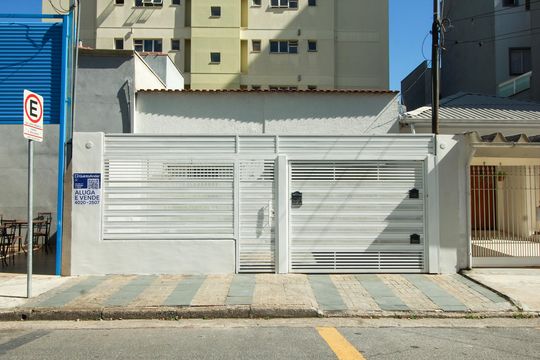 Fachada de casa à venda com 2 quartos, 90m² em Vila Santa Teresa, Santo André