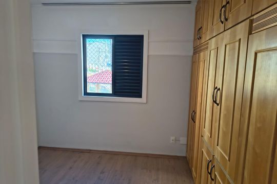 Quarto de apartamento à venda com 3 quartos, 96m² em Vila das Hortencias, Jundiaí