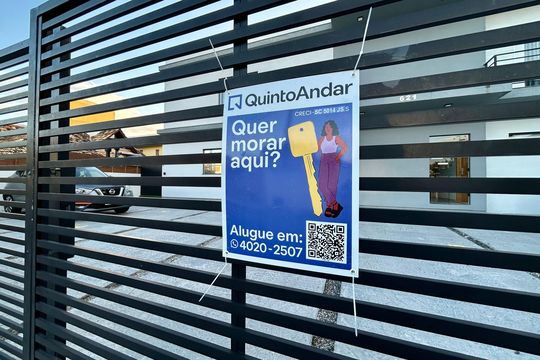 Placa  de kitnet/studio para alugar com 1 quarto, 23m² em Campeche, Florianópolis