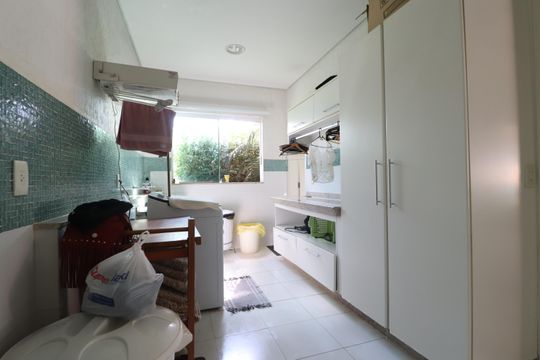 Área de Serviço de casa de condomínio para alugar com 4 quartos, 485m² em Aclimação, Uberlândia