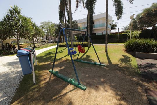Área comum - Playground de casa de condomínio para alugar com 4 quartos, 485m² em Aclimação, Uberlândia