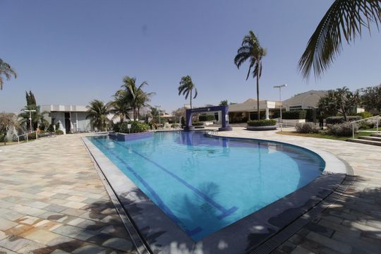 Área comum - Piscina de casa de condomínio para alugar com 4 quartos, 485m² em Aclimação, Uberlândia