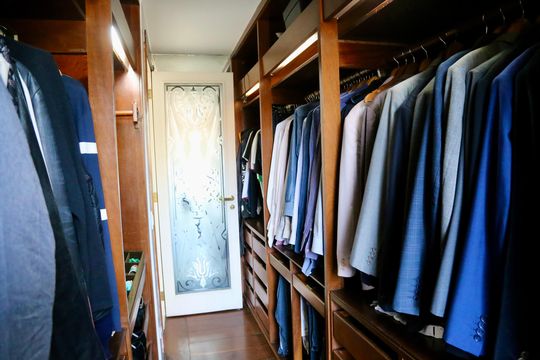 Closet da Suíte de casa de condomínio à venda com 5 quartos, 2500m² em Chácara Flora, São Paulo
