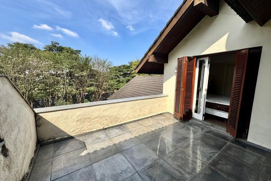 Varanda do Quarto 2 de casa de condomínio à venda com 5 quartos, 2500m² em Chácara Flora, São Paulo