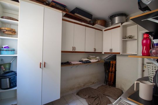 Área de Serviço de casa para alugar com 4 quartos, 400m² em Jardim Santa Rosália, Sorocaba