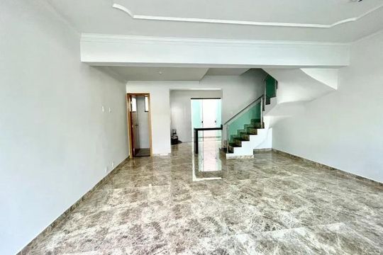 Sala de casa para alugar com 3 quartos, 94m² em Santa Amelia, Belo Horizonte