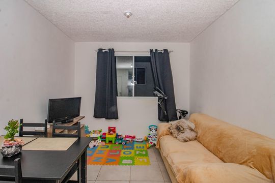 Sala de apartamento à venda com 2 quartos, 40m² em Rubem Berta, Porto Alegre