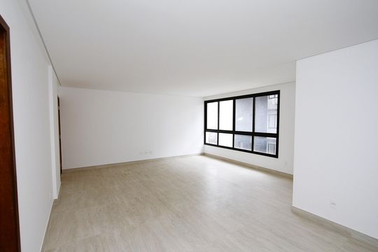 Sala de apartamento à venda com 4 quartos, 135m² em Serra, Belo Horizonte
