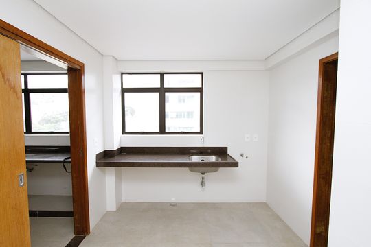 Área de Serviço de apartamento à venda com 4 quartos, 135m² em Serra, Belo Horizonte