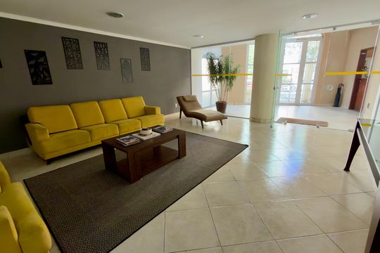 Hall de entrada de apartamento à venda com 2 quartos, 56m² em Jardim Monte Kemel, São Paulo