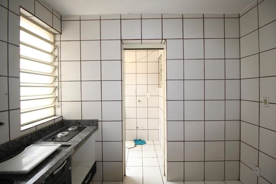 Cozinha de apartamento à venda com 2 quartos, 80m² em Passo D’areia, Porto Alegre