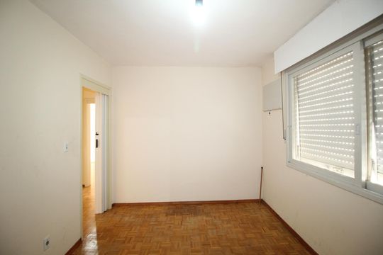 Quarto 1 de apartamento à venda com 2 quartos, 80m² em Passo D’areia, Porto Alegre