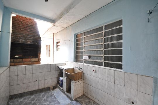 Área de Serviço de casa para alugar com 2 quartos, 65m² em Jardim Fontalis, São Paulo