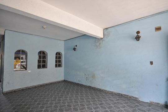 Garagem de casa para alugar com 2 quartos, 65m² em Jardim Fontalis, São Paulo