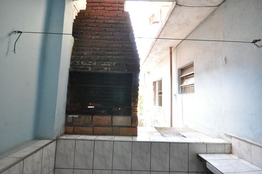 Churrasqueira de casa para alugar com 2 quartos, 65m² em Jardim Fontalis, São Paulo
