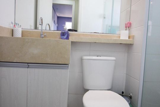 Banheiro de apartamento à venda com 2 quartos, 43m² em Parque Reboucas, São Paulo