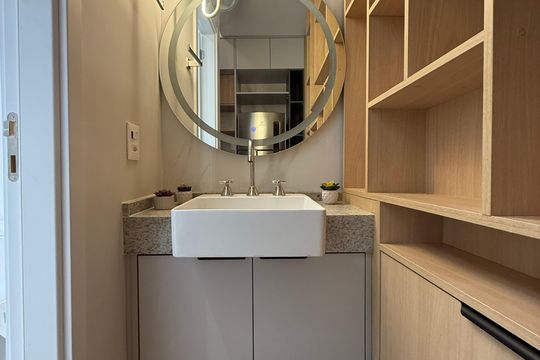 Banheiro social de kitnet/studio à venda com 1 quarto, 24m² em Higienópolis, São Paulo