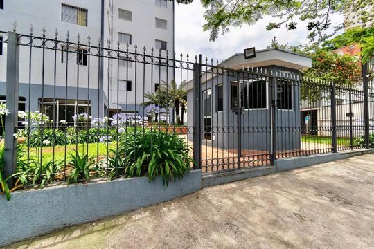 Fachada de apartamento à venda com 2 quartos, 65m² em Vila Alexandria, São Paulo